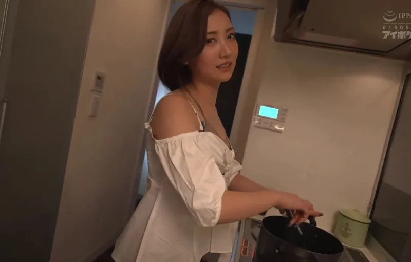 Cậu em ông chồng trúng độc đắc và người vợ mới cưới của anh trai có chiếc lưỡi điêu luyện