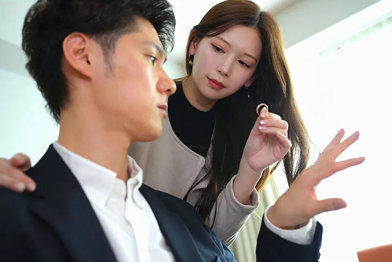 Người vợ đi đi chơi, gã chồng ở nhà bị nhỏ em vợ yêu gạ nện không trượt phát nào